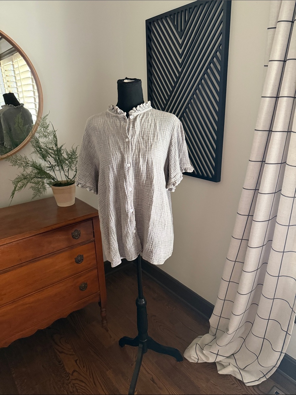 Malik gray mandarin collar ruffle shirt large
